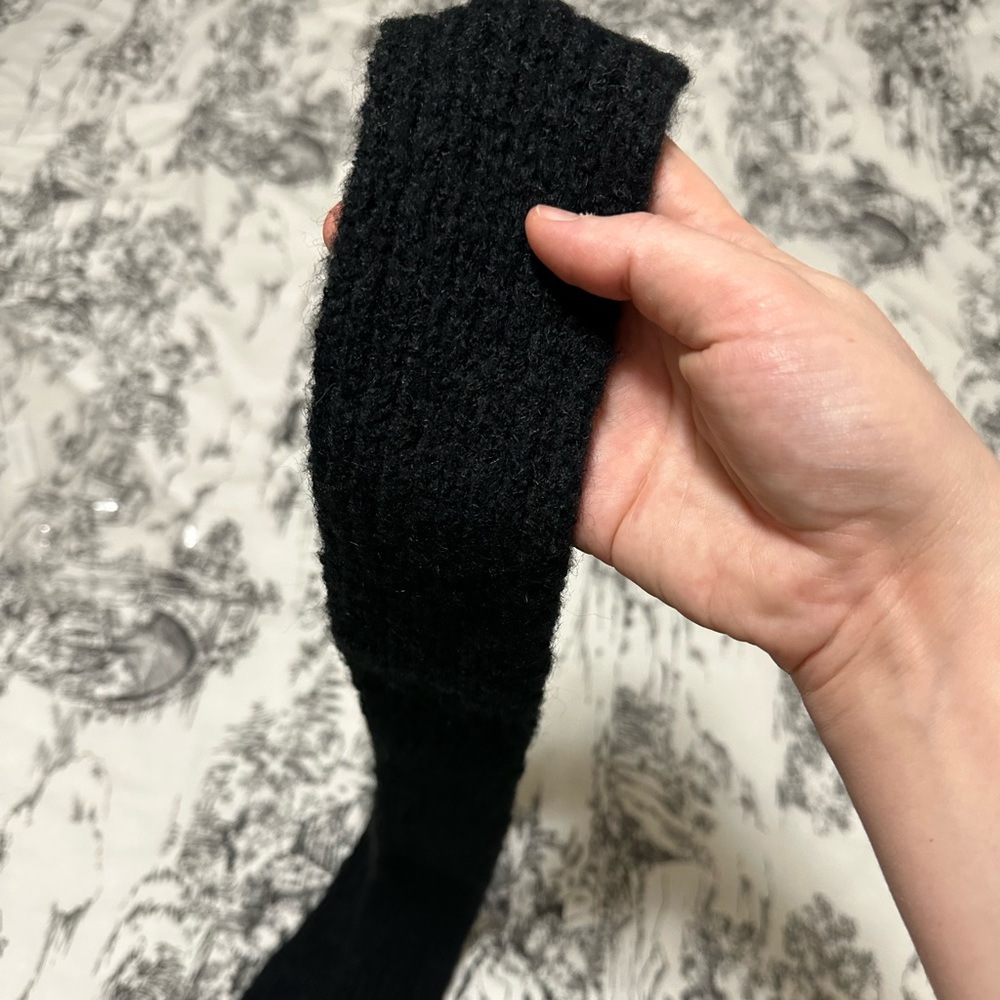 3/25$ Long black scarf NEW - Picture 8 of 8